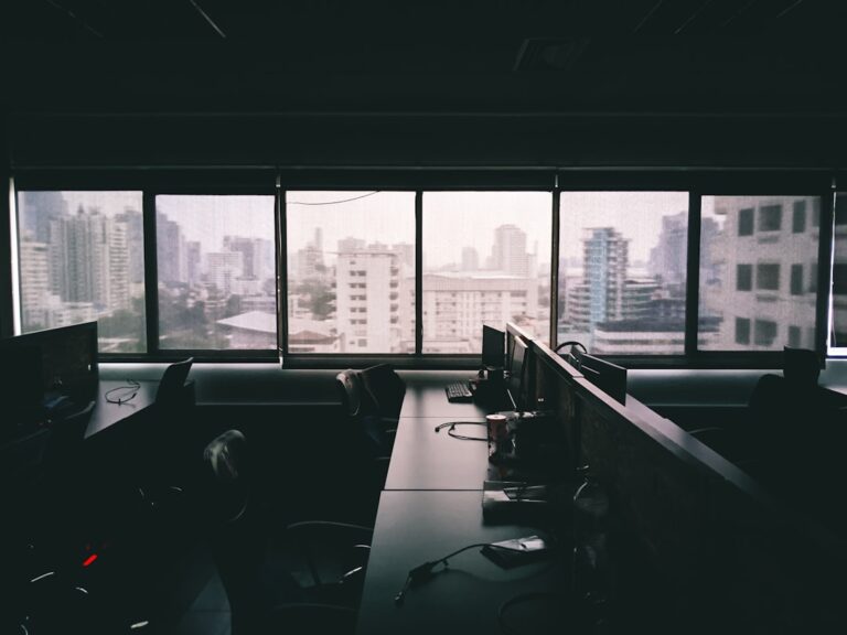 Foto Em Preto E Branco Do Interior Do Carro tFgbDkYwkE0